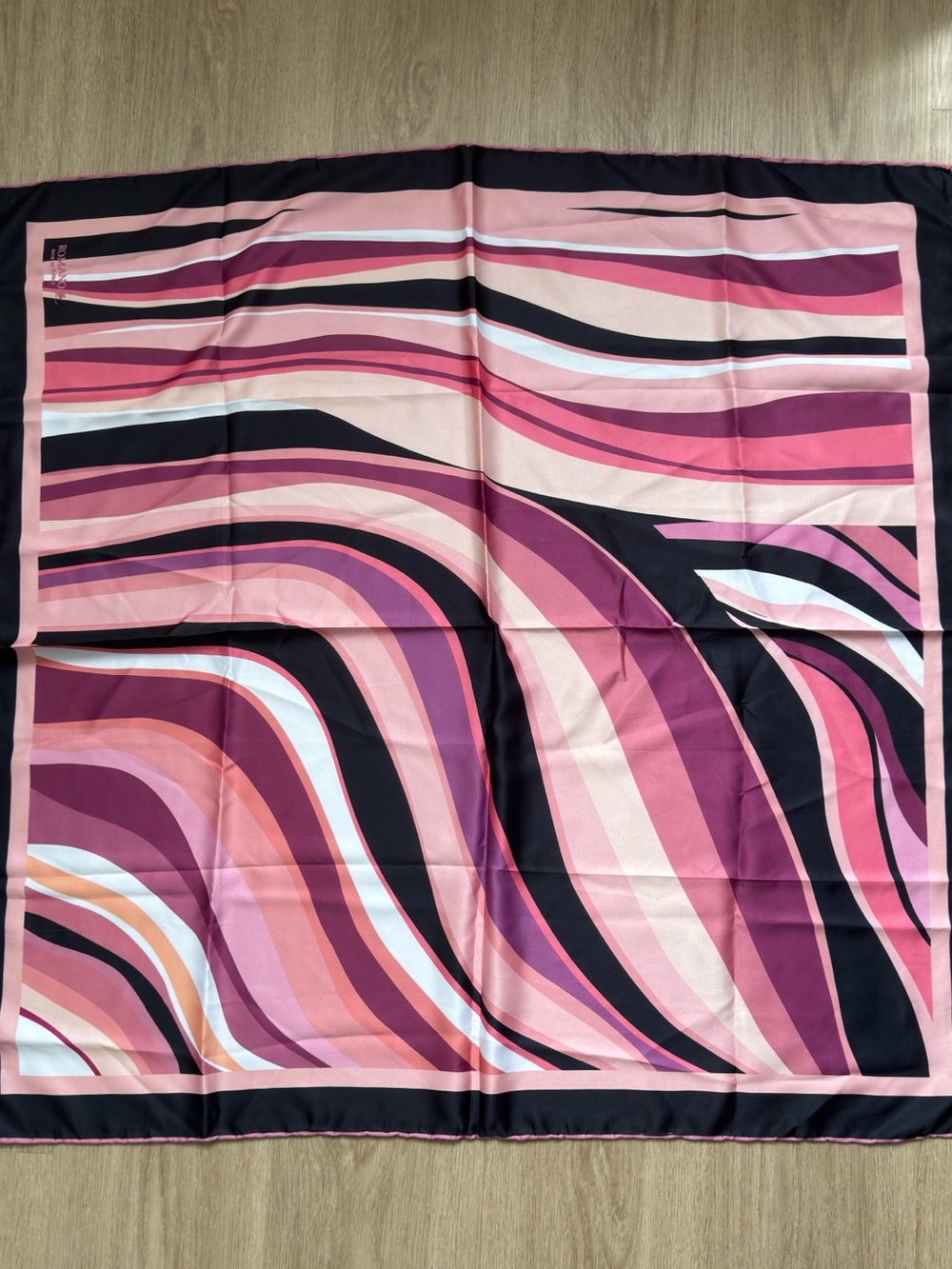 Satin Wave-Print Scarf in Pink and Black 35x35”
